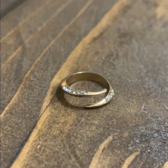 Gold wrap around midi ring - Picture 1 of 3